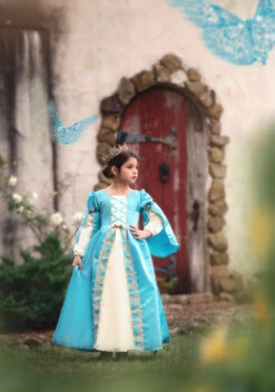 LADY MONTAGUE -Clothing Promotion Store 204 1