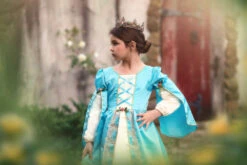 LADY MONTAGUE -Clothing Promotion Store 204 3