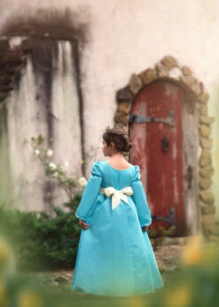 LADY MONTAGUE -Clothing Promotion Store 204 4