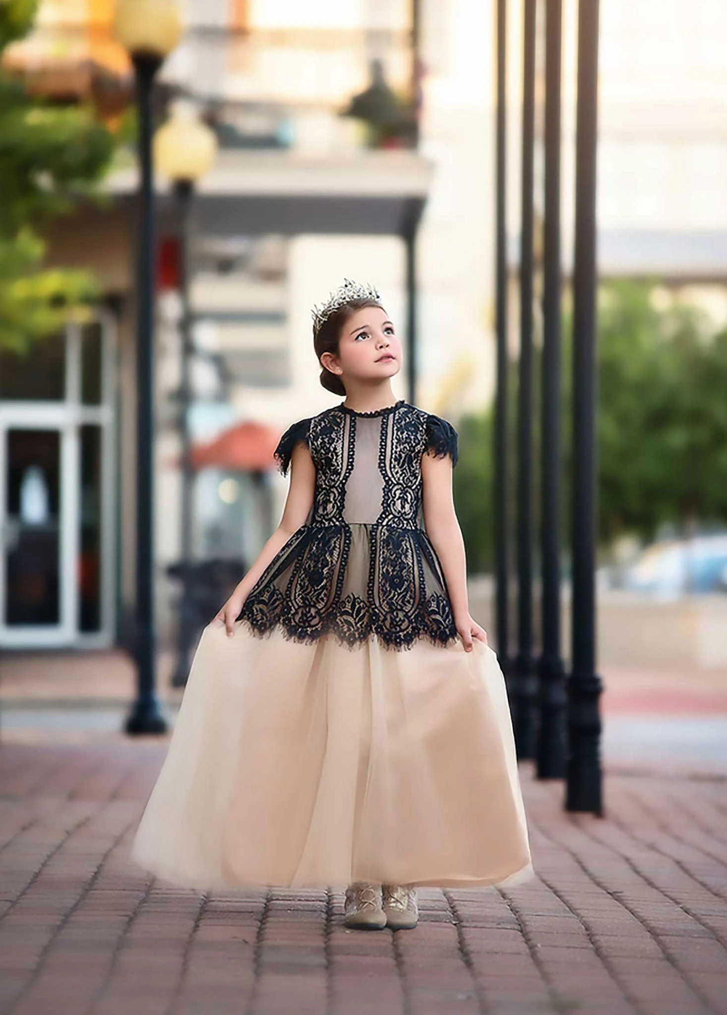 GWENDOLYN GOWN BLACK/NATURAL 3 GWENDOLYN GOWN BLACK/NATURAL